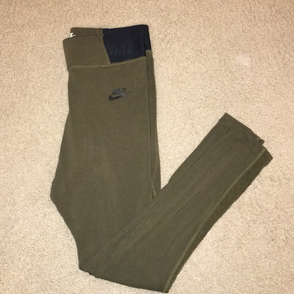 Athletic tights